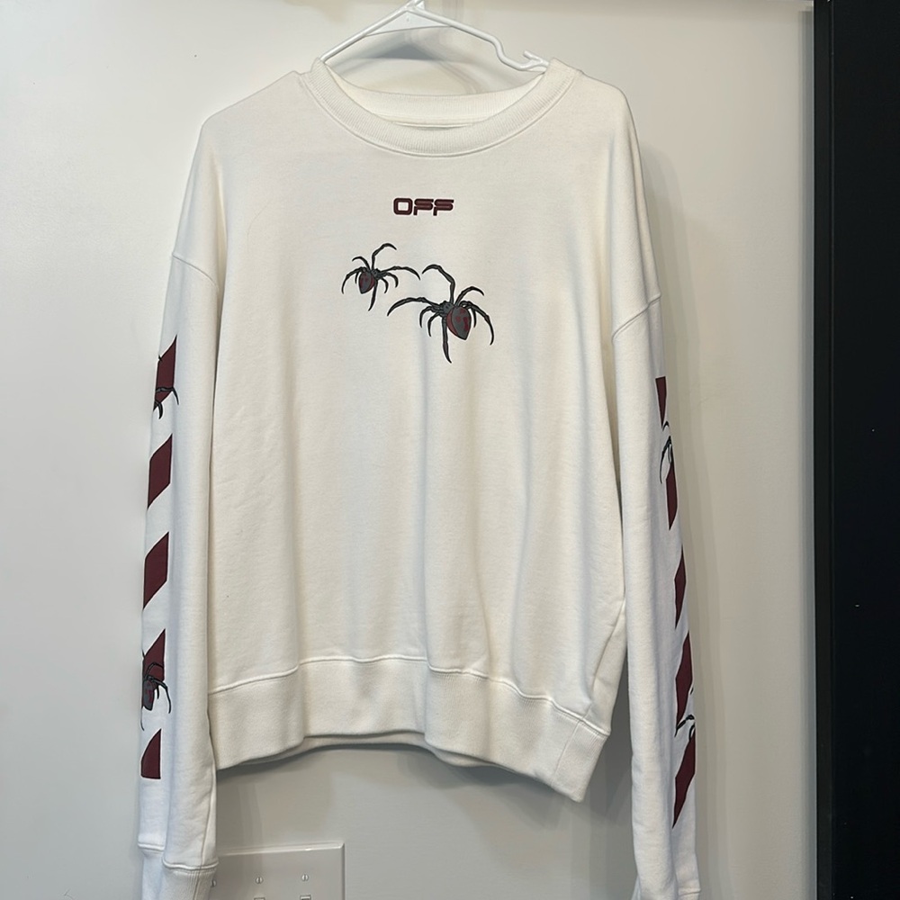 Men’s off white crew neck